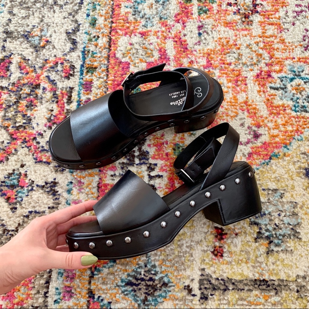 Seychelles Spare Moments Leather Sandals Size 8